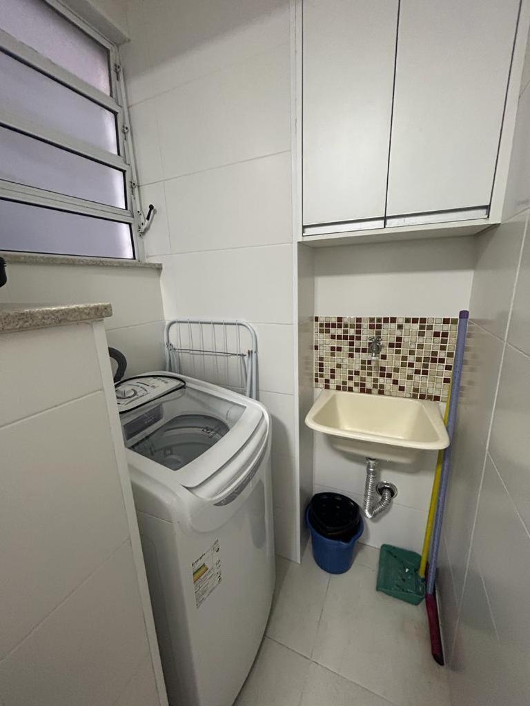 Apartamento Em Santos No Gonzaga Em Frente A Praia Exterior photo